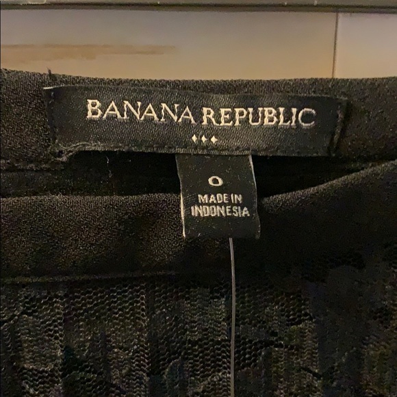 NWT Banana Republic Pleated black lace skirt - Picture 4 of 5